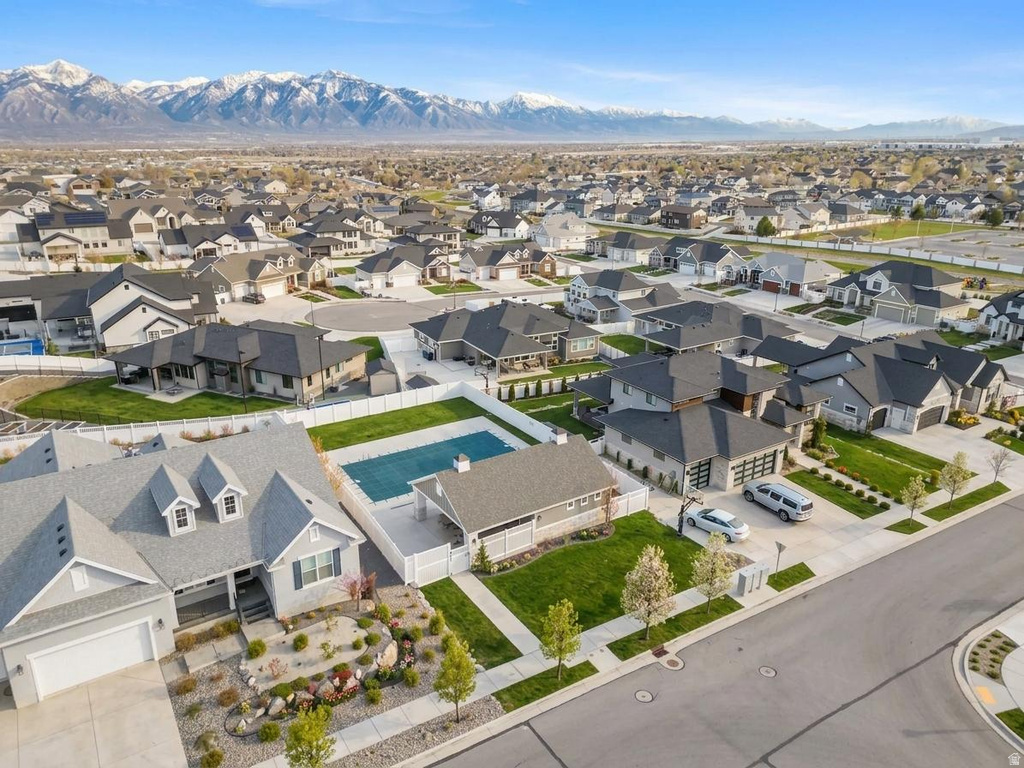 6628 W EARLIGRANDE WAY West Jordan, UT 84081