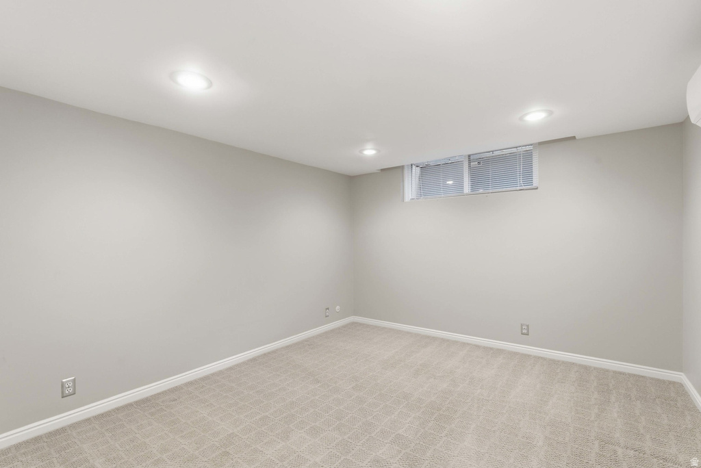 920 N LITTLE VALLEY RD Salt Lake City, UT 84103