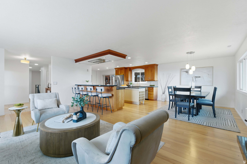 920 N LITTLE VALLEY RD Salt Lake City, UT 84103