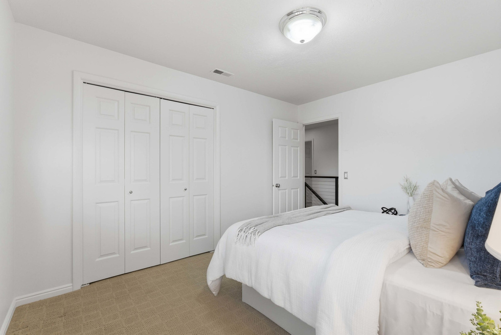 920 N LITTLE VALLEY RD Salt Lake City, UT 84103