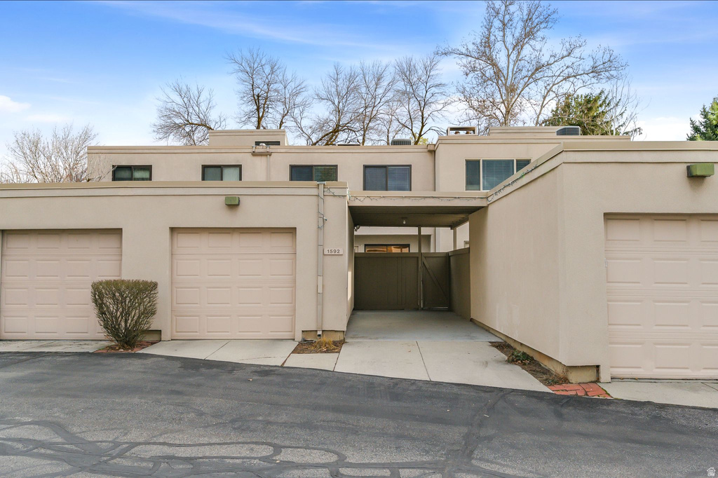 1592 E PARK PL Holladay, UT 84121