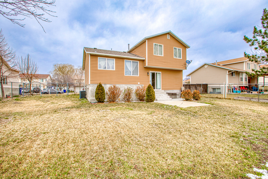 1735 W DALE RIDGE AVE Salt Lake City, UT 84116