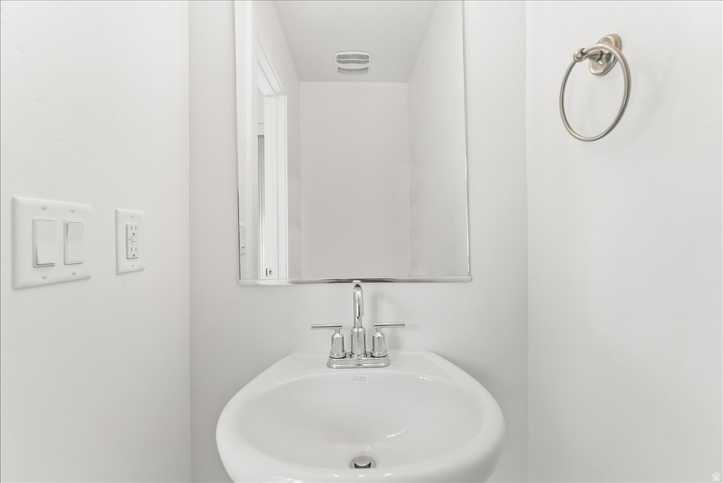 1695 E 1425 S Ogden, UT 84404