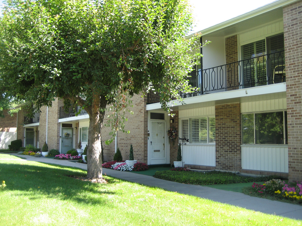 829 E THREE FOUNTAINS DR #267 Murray, UT 84107