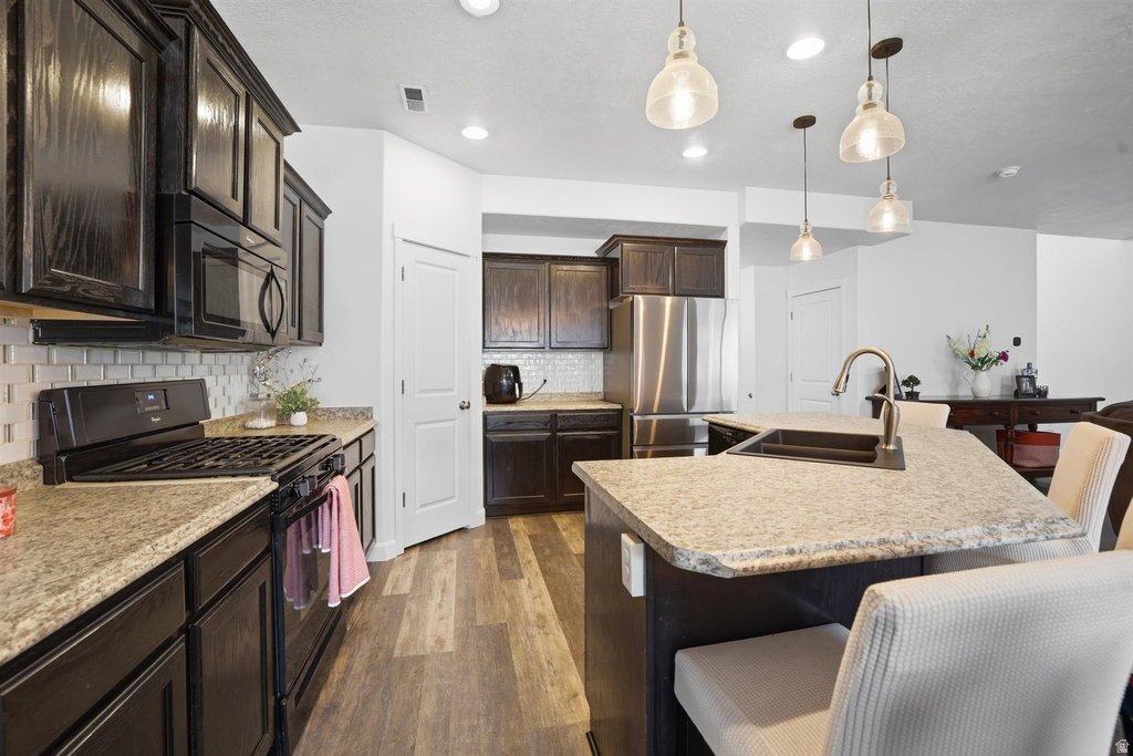 928 CHATHAM DR North Salt Lake, UT 84054