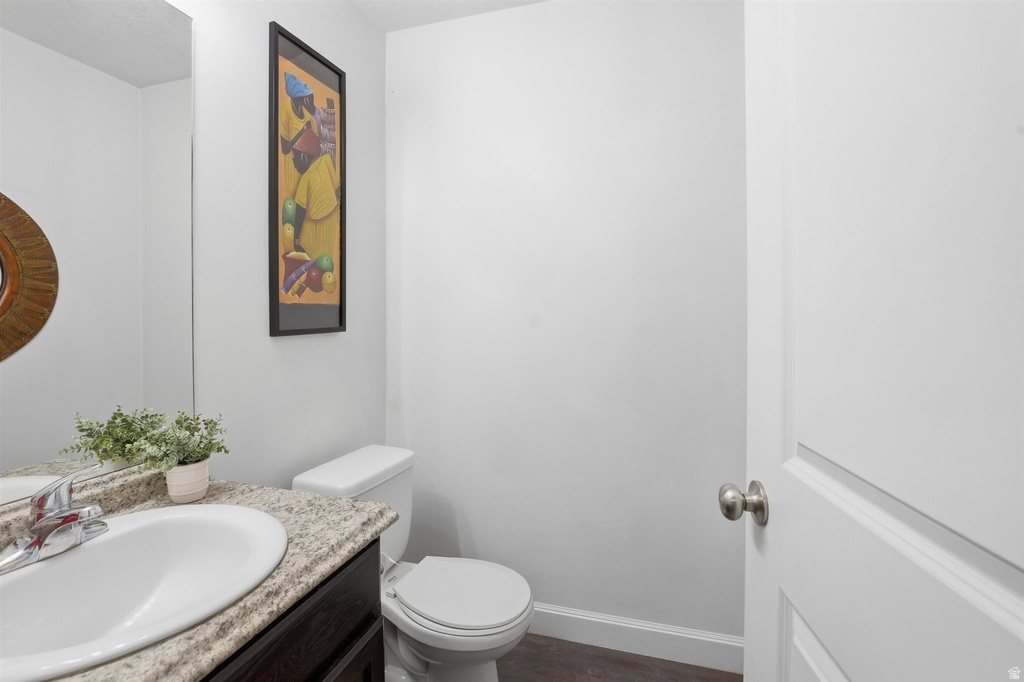 928 CHATHAM DR North Salt Lake, UT 84054