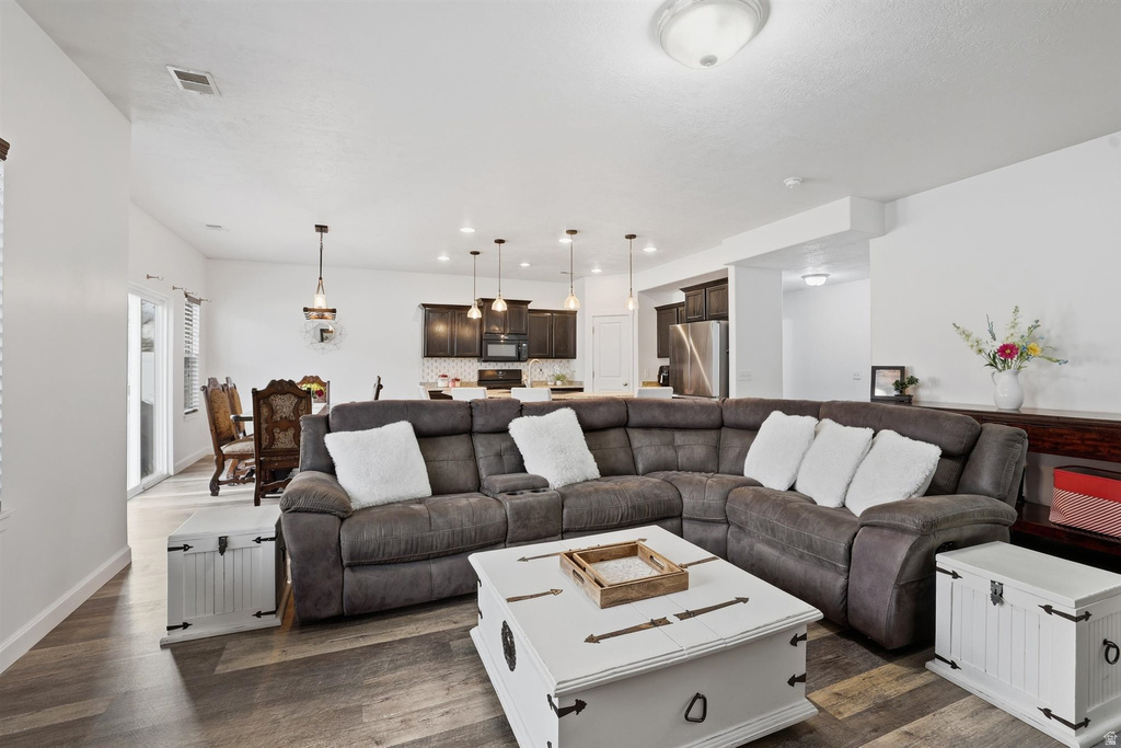 928 CHATHAM DR North Salt Lake, UT 84054