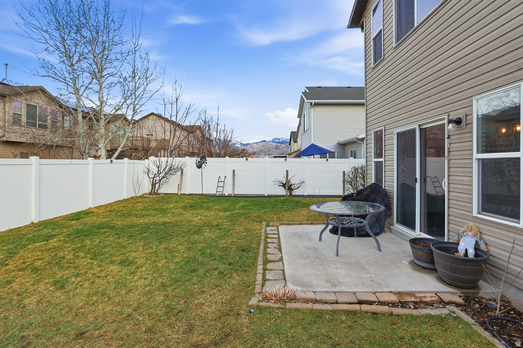 928 CHATHAM DR North Salt Lake, UT 84054