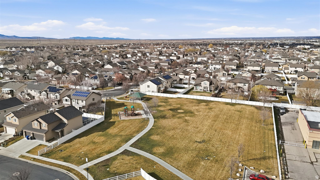 928 CHATHAM DR North Salt Lake, UT 84054