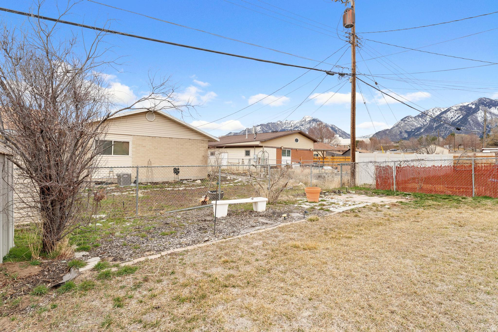 1123 E SEGO LILY DR White City, UT 84094