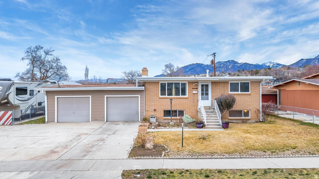 1123 E SEGO LILY DR White City, UT 84094