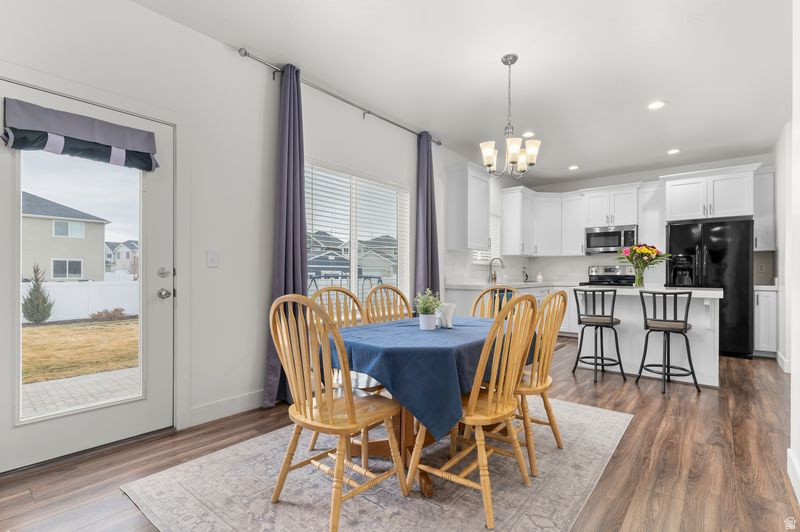 1112 E DEBORAH ST Eagle Mountain, UT 84005