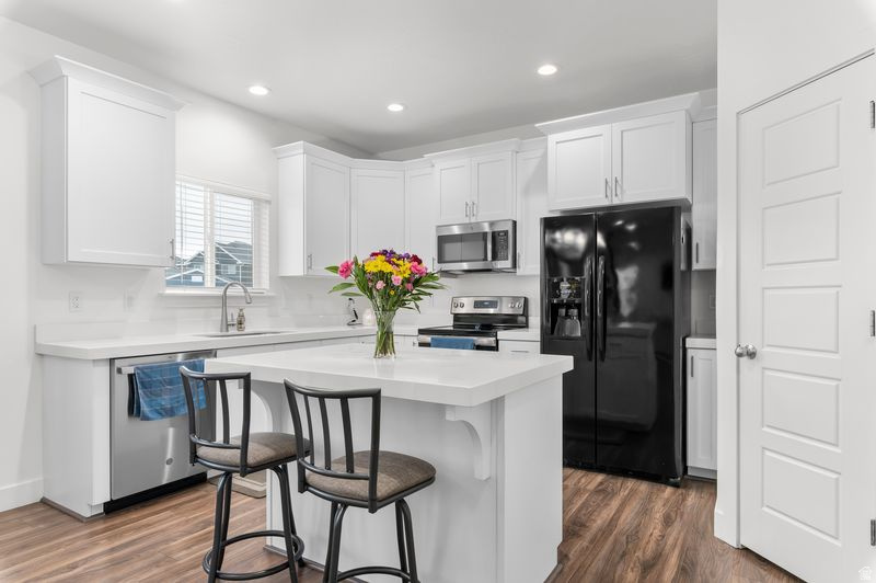 1112 E DEBORAH ST Eagle Mountain, UT 84005