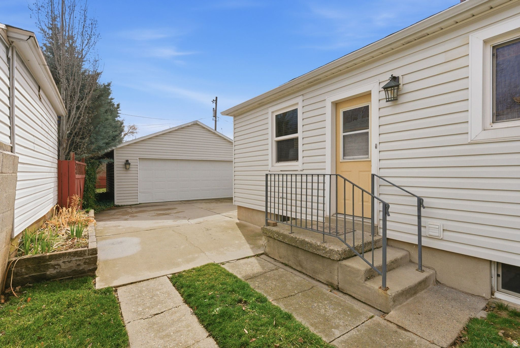 1878 E STRATFORD AVE Salt Lake City, UT 84106