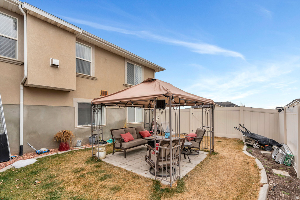 2394 S PALOMINO DR Saratoga Springs, UT 84045