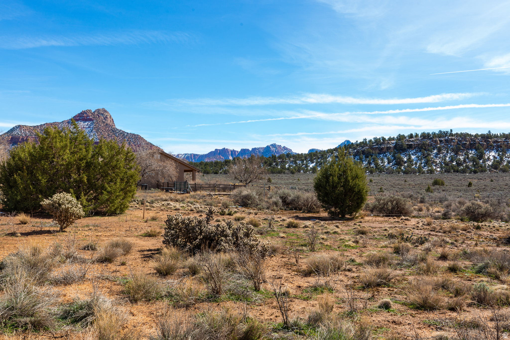 941 W SMITHSONIAN WAY Apple Valley, UT 84737