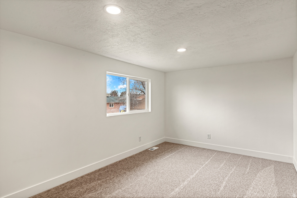 6095 S 2600 W Roy, UT 84067