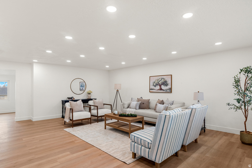 6095 S 2600 W Roy, UT 84067