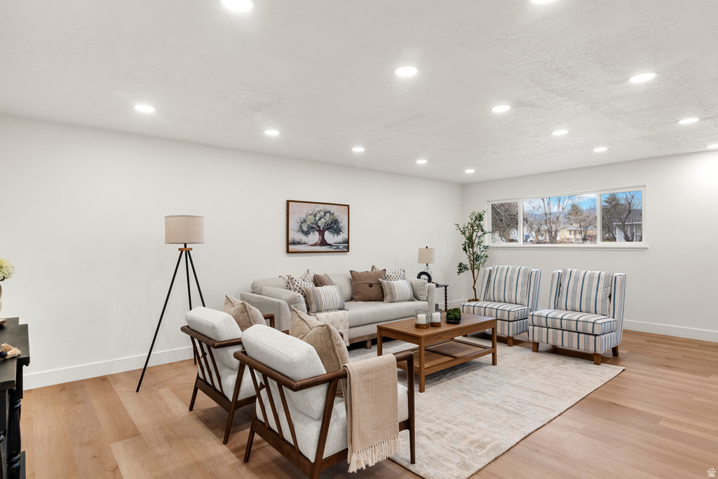 6095 S 2600 W Roy, UT 84067