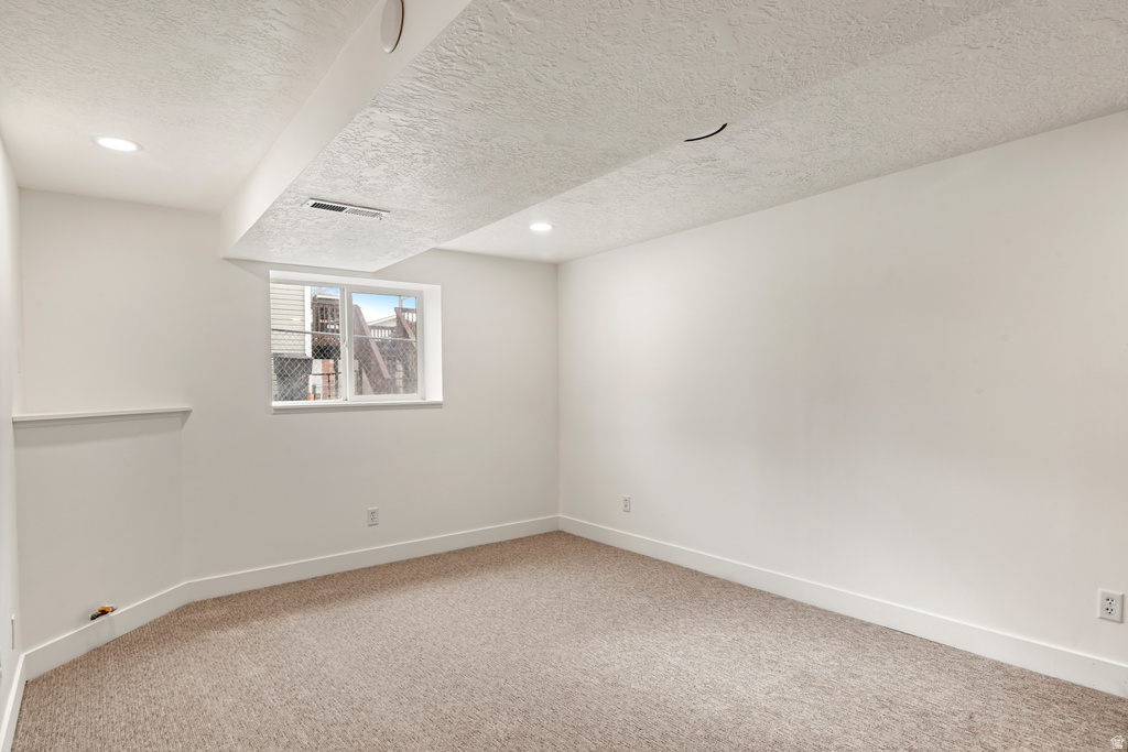 6095 S 2600 W Roy, UT 84067