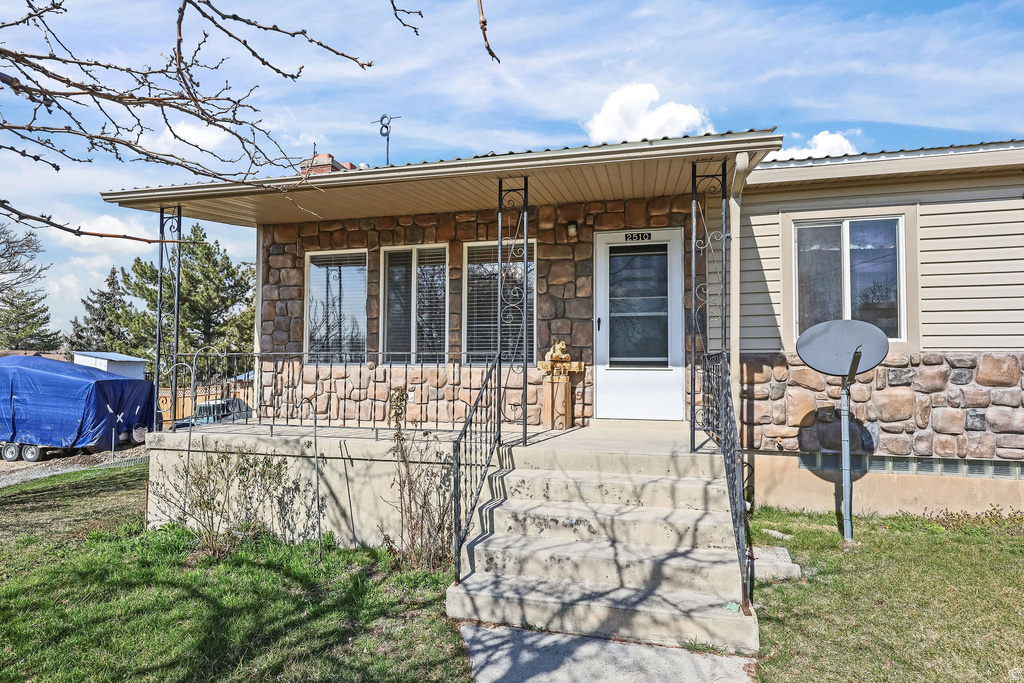 2510 W 6900 N Honeyville, UT 84314