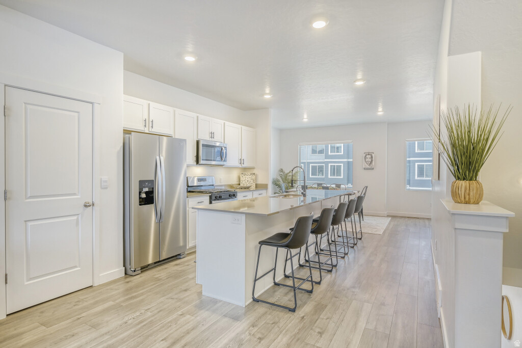 978 E DRIFTER LN Saratoga Springs, UT 84045