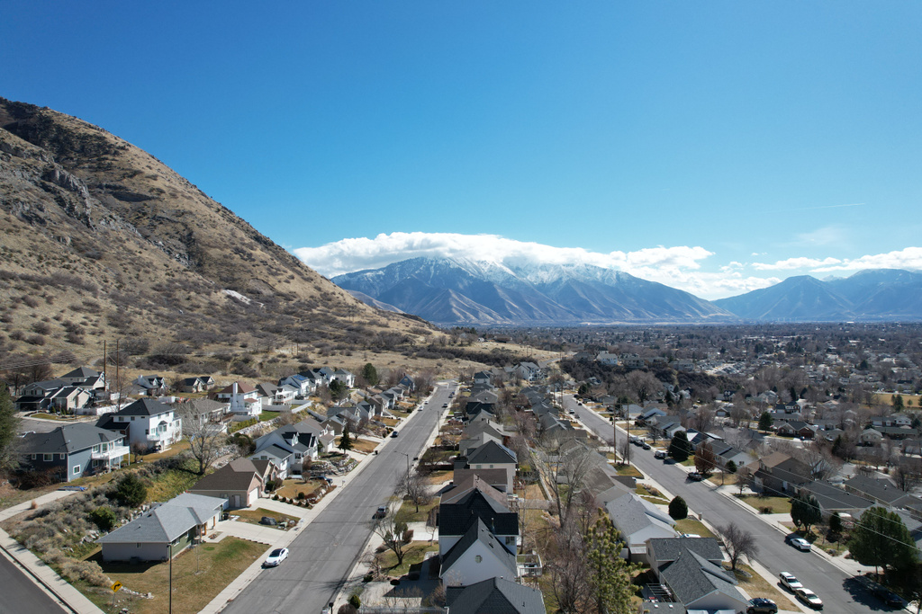 1083 N 700 E Springville, UT 84663