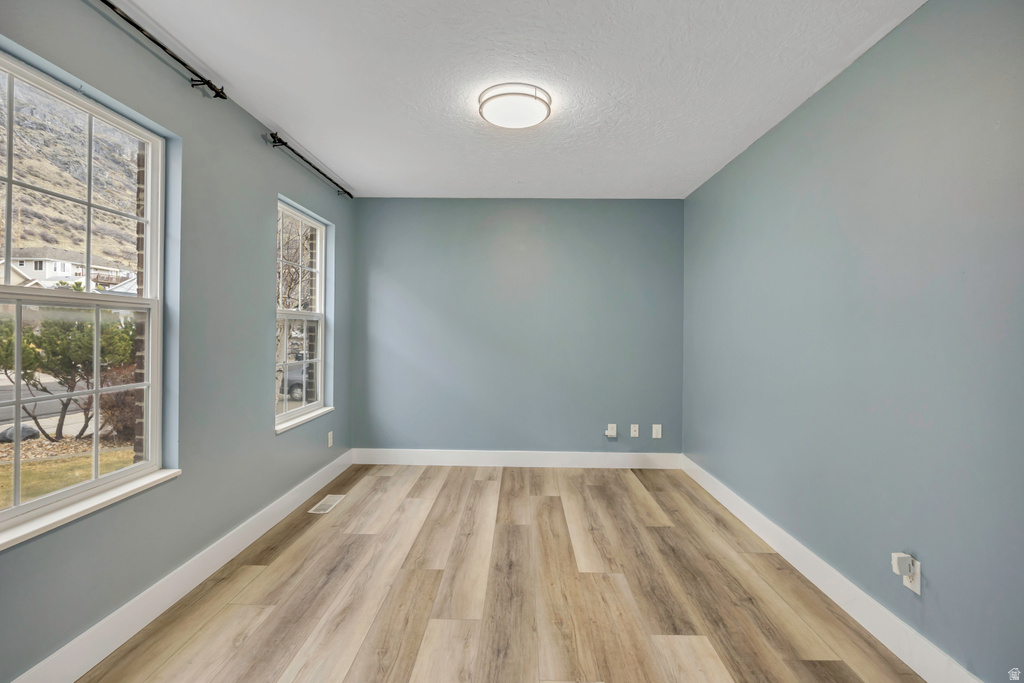 1083 N 700 E Springville, UT 84663