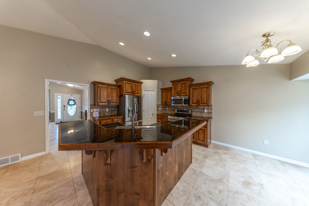 2353 CANYON VIEW DR Layton, UT 84040