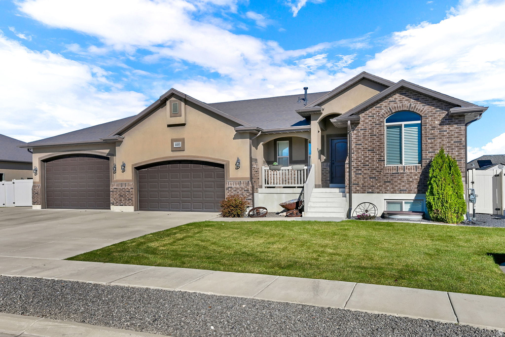 4450 W 5775 S Hooper, UT 84315