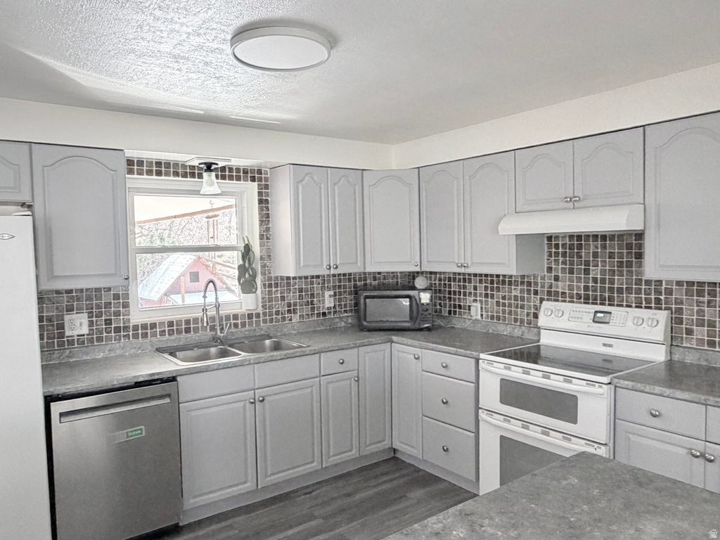 685 LAVINA DR South Ogden, UT 84403