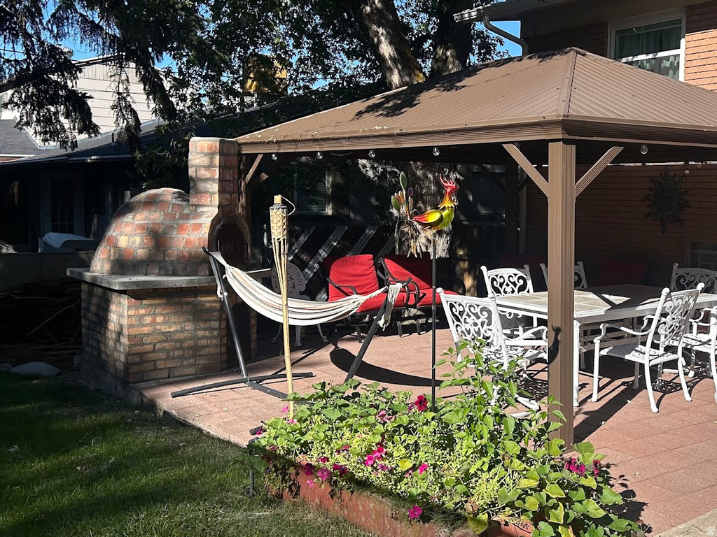 685 LAVINA DR South Ogden, UT 84403