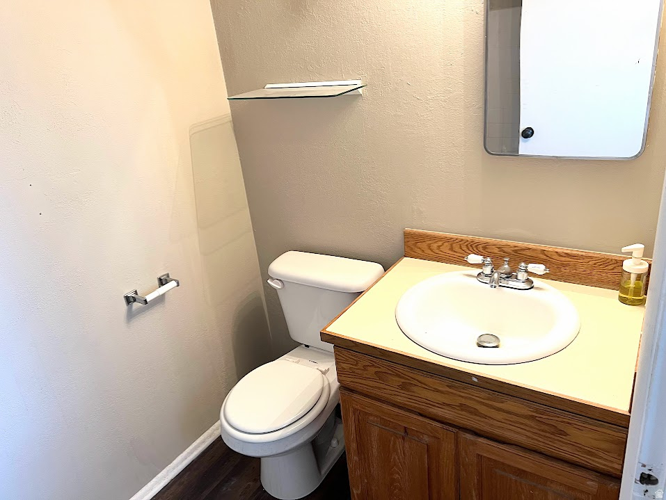 3887 S HALLMARK DR West Valley City, UT 84119