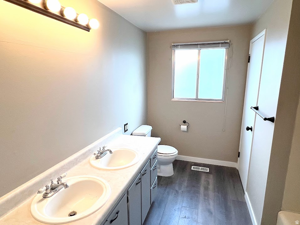 3887 S HALLMARK DR West Valley City, UT 84119