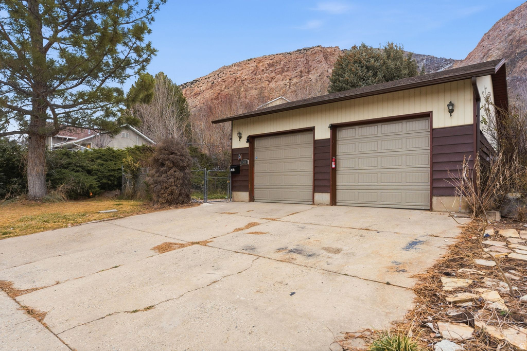 572 N VAN BUREN AVE Ogden, UT 84404