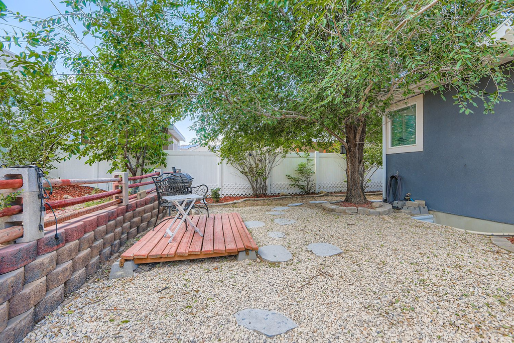 6474 S SILHOUETTE LN West Valley City, UT 84081