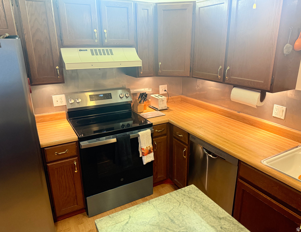 4631 W DUNSMOORE WAY West Valley City, UT 84120