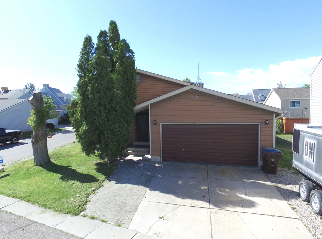 4631 W DUNSMOORE WAY West Valley City, UT 84120