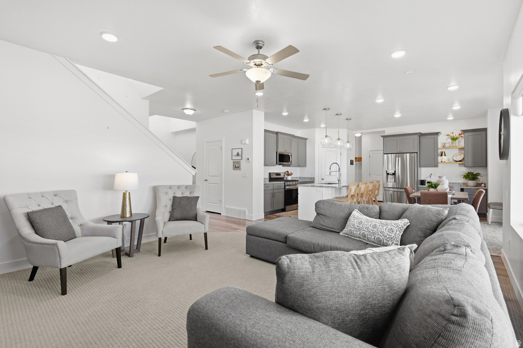 960 S 650 W Farmington, UT 84025