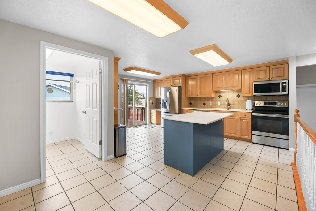 1139 E HIDDEN VALLEY DR Sandy, UT 84094