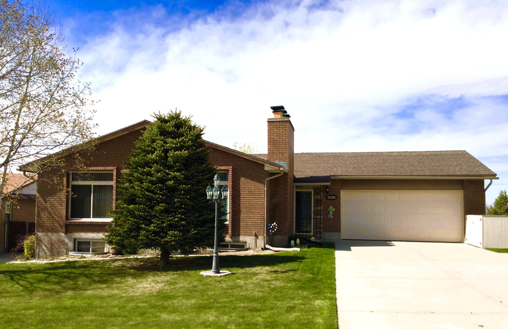 1139 E HIDDEN VALLEY DR Sandy, UT 84094
