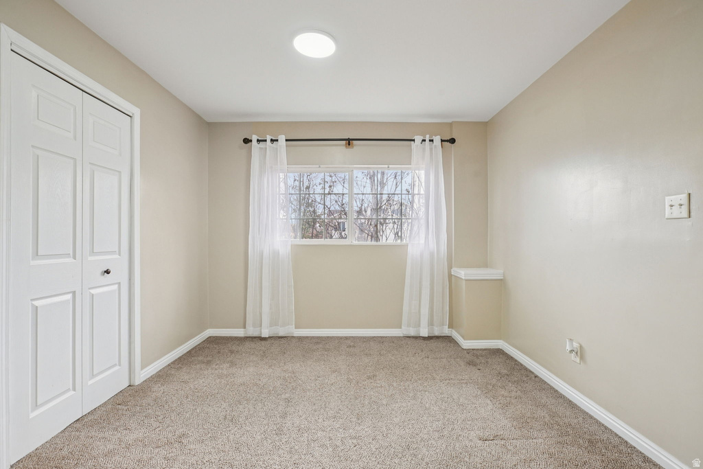 4952 W ROBIN HILL RD West Jordan, UT 84081