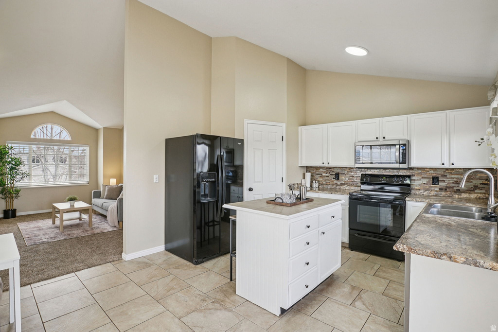 4952 W ROBIN HILL RD West Jordan, UT 84081