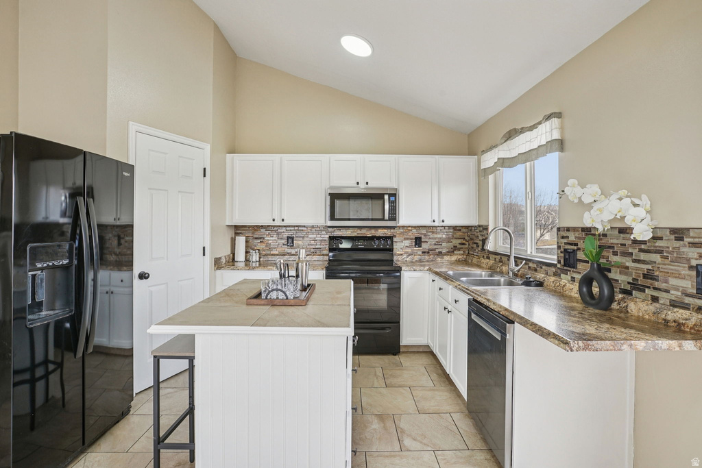 4952 W ROBIN HILL RD West Jordan, UT 84081