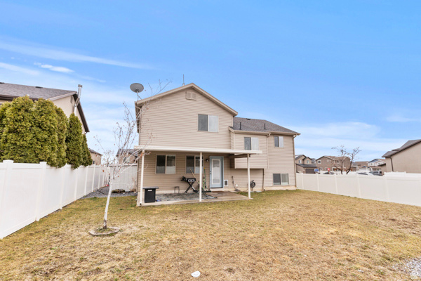 884 WILLOWBROOK LN Pleasant View, UT 84404