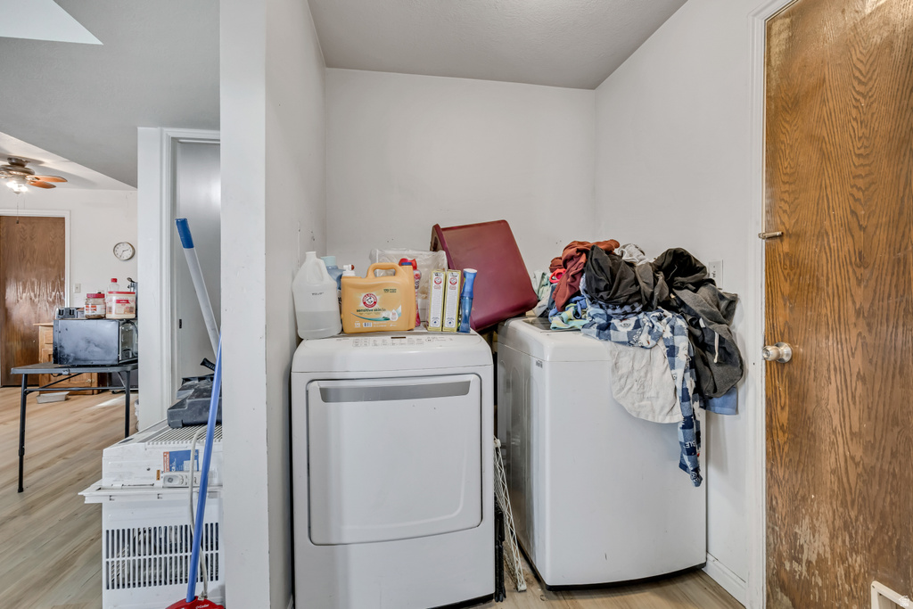 9660 S STORNOWAY CIR South Jordan, UT 84009