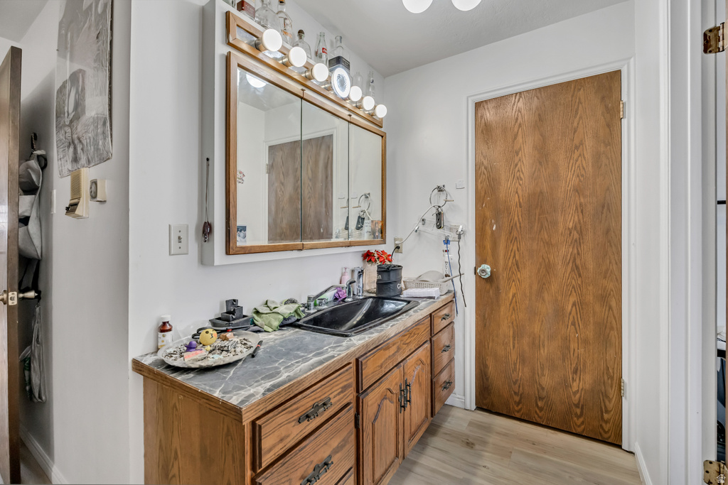 9660 S STORNOWAY CIR South Jordan, UT 84009