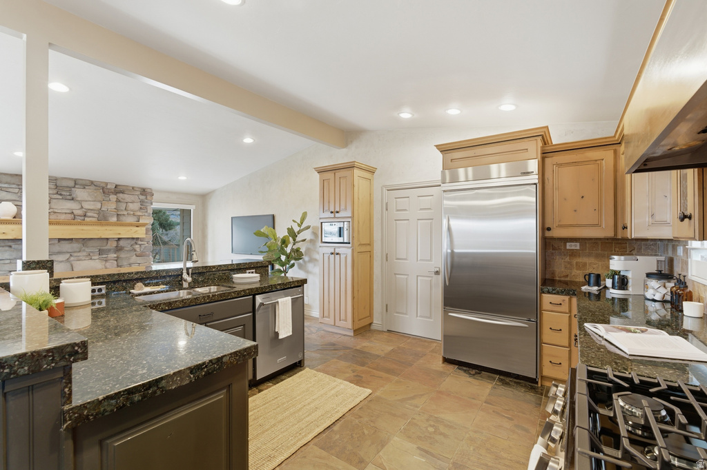 8651 S MOUNT MAJESTIC RD Sandy, UT 84093