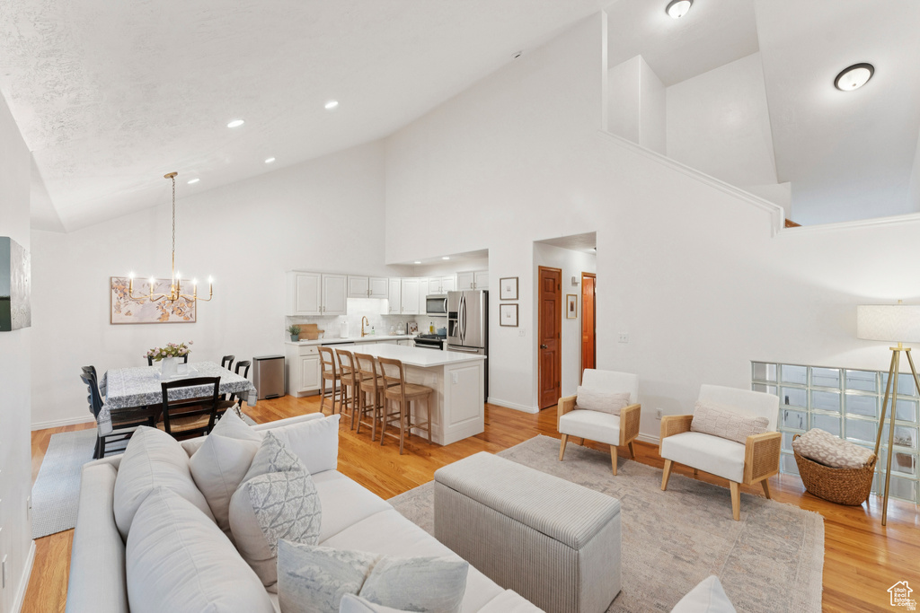 5037 S COTTON TREE LN Holladay, UT 84117