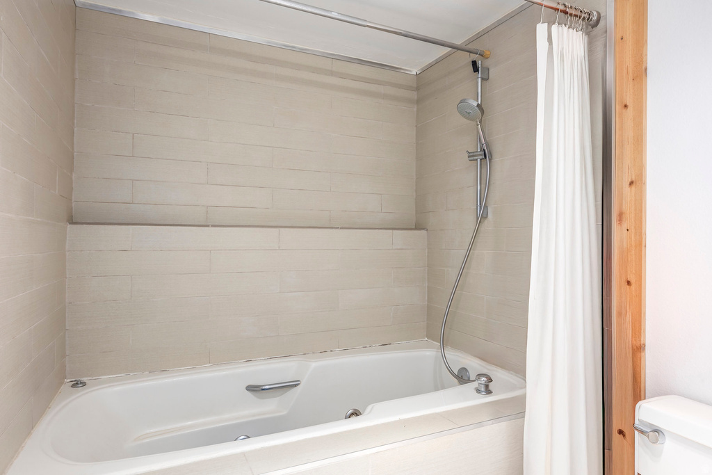 241 N VINE ST #205W Salt Lake City, UT 84103